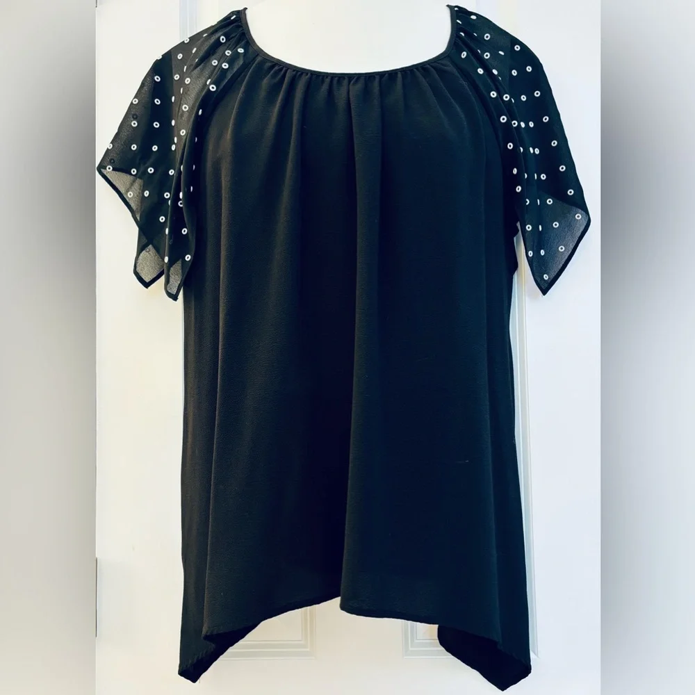 Michael Kors Top pullover black chiffon flutter white grommets business casual M